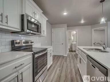Main picture of 872 Oak Hill Rd