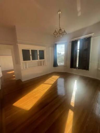 Main picture of 6401 Shattuck Ave