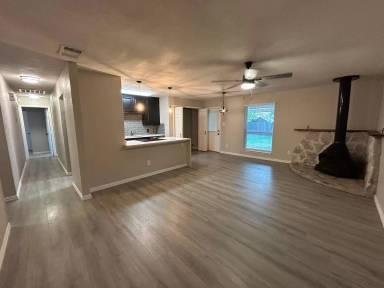 Main picture of 10105 Peppertree Ln