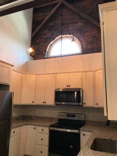 Main picture of 234 S Walnut St