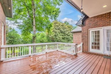 Main picture of 729 Harrow Ln