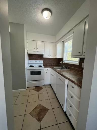 Main picture of 2213 Jonathan Dr NW