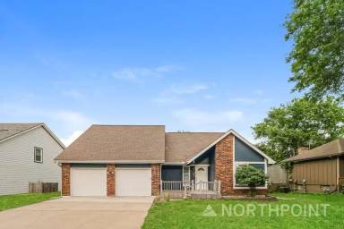 Main picture of 601 SE Richardson Pl