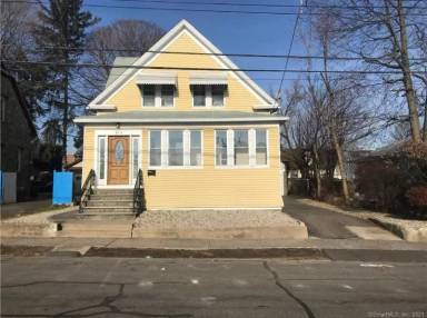 Main picture of 672 Clark St