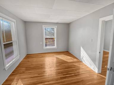 Main picture of 767 Knapp St NE