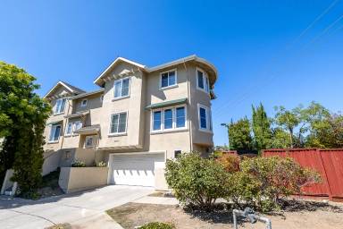 Main picture of 7335 Rainbow Dr