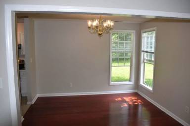 Main picture of 16 N Berrymeadow Ln