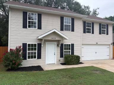 Main picture of 1407 Cresent St