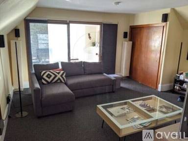 Main picture of 547 Broadway