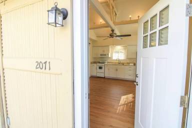 Main picture of 2071 Story St