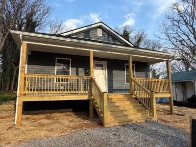 Main picture of 2269 Aragon St