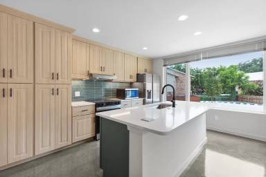Main picture of 411 W San Antonio St