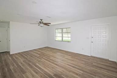 Main picture of 391 Gulf Breeze Blvd