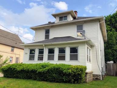 Main picture of 703 Spencer St NE