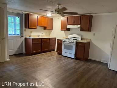 Main picture of 303 Vincennes Ave