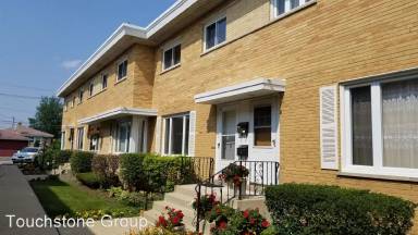 Main picture of 7834 W Lawrence Ave