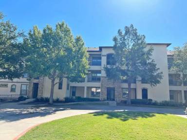 Main picture of 500 Waters Edge Dr