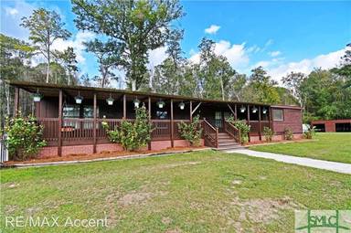 Main picture of 150 Maple Leaf Ct NE
