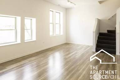 Main picture of 2700 W North Ave