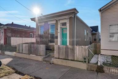Main picture of 806 Logan St