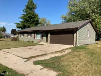Main picture of 1905 Garden Dr