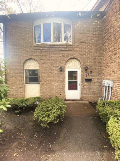 Main picture of 150 Haverford Cir