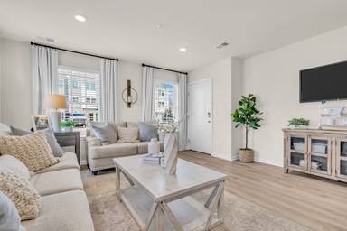 Main picture of 106 Whaler Way