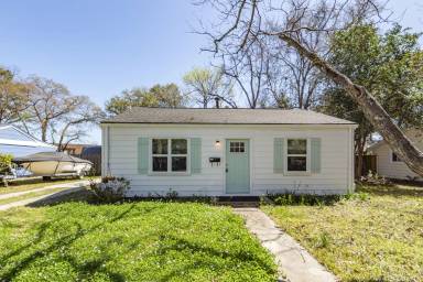 Main picture of 34 Anita Dr