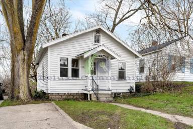 Main picture of 2331 Buchanan Ave SW