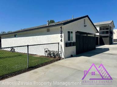 Main picture of 1264 N Broadway