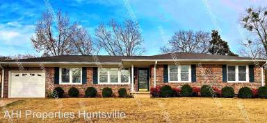 Main picture of 1717 Haynes Ave NE