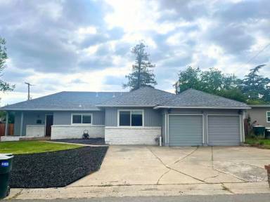 Main picture of 2435 Burgundy Way