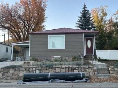 Main picture of 800 6th St