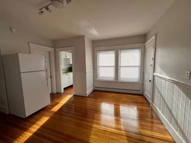 Main picture of 8 Glendale St