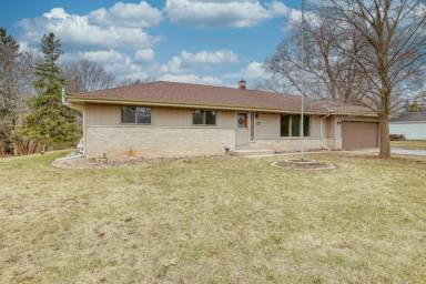 Main picture of 4465 N 144th St