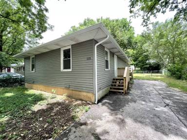 Main picture of 1115 W Elm Arc