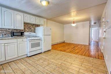 Main picture of 607 2nd Ave
