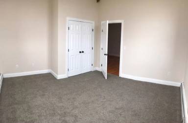 Main picture of 617 Hiawatha Blvd E