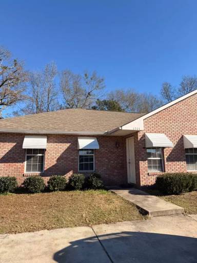 Main picture of 1955 Bluff Ct