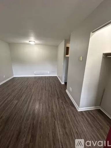 Main picture of 132 N Valley St