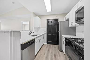 Main picture of 9010 Charlotte Ct