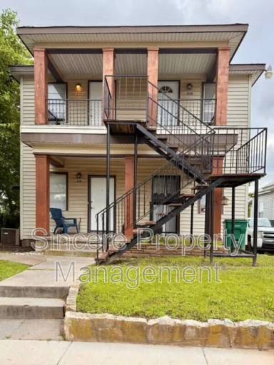 Main picture of 1220 NW 8th St