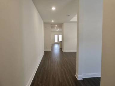 Main picture of 4721 Majestic Palm St