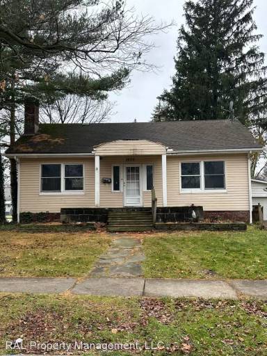 Main picture of 1600 Commodore Rd