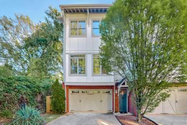Main picture of 1360 La France St NE