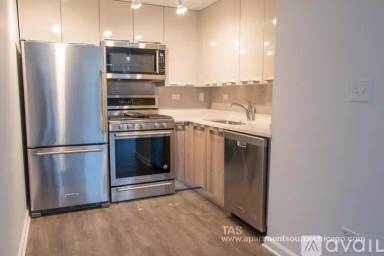 Main picture of 932 W Dakin St
