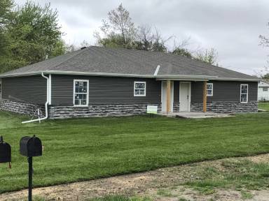 Main picture of 722 E 7th St