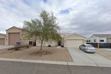 Main picture of 5708 S Trevino Way