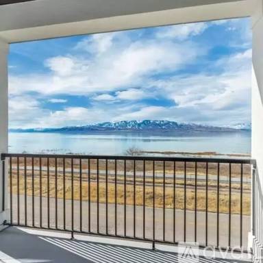 Main picture of Lakefront at Vineyard Town Center