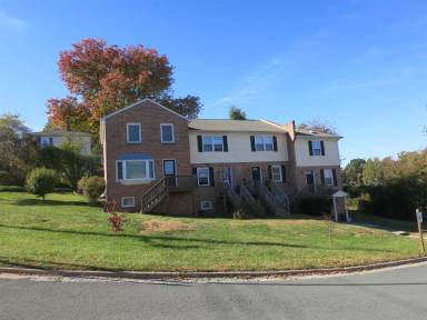 Main picture of 919 Henry Ave